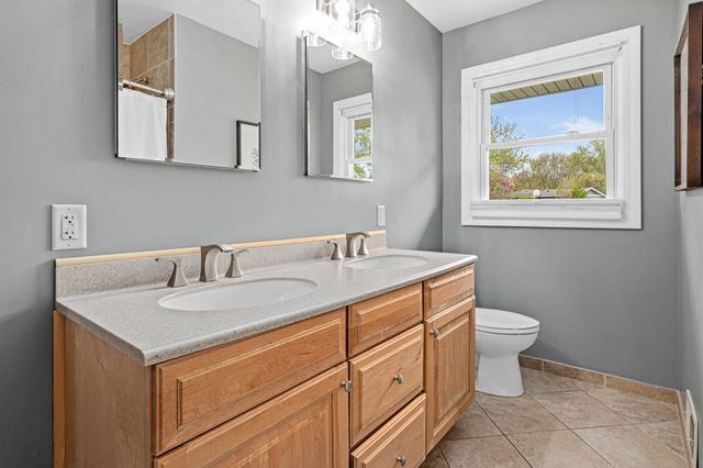 9055 Johnson Avenue S, Bloomington, MN 55437