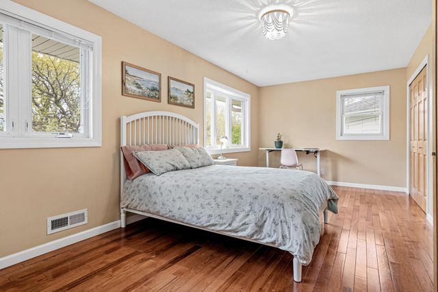 9055 Johnson Avenue S, Bloomington, MN 55437