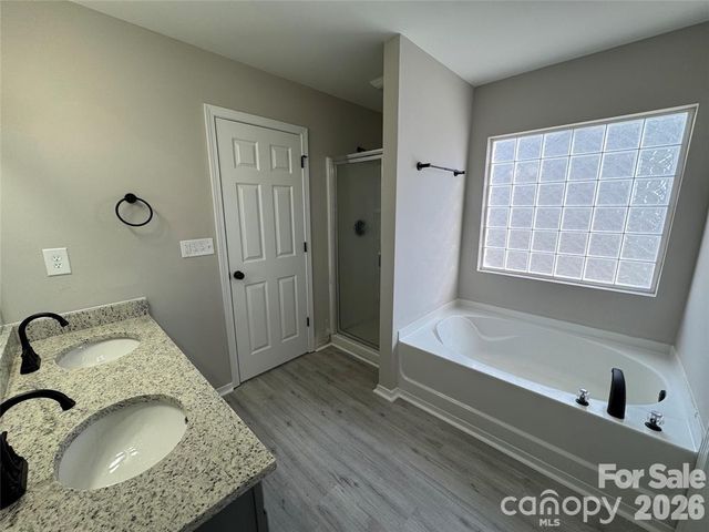 9019 Newfield Street, Charlotte, NC 28216