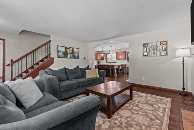 W6464 CHERRYBARK CIRCLE, Menasha, WI 54952