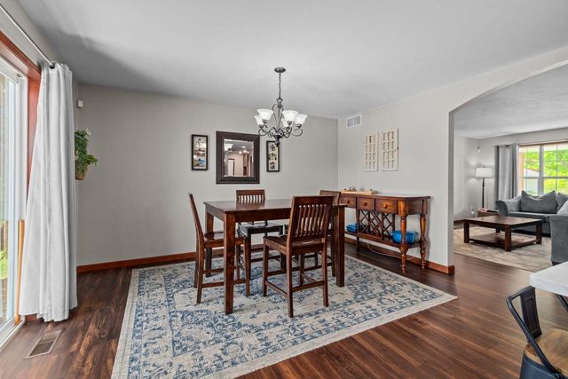 W6464 CHERRYBARK CIRCLE, Menasha, WI 54952