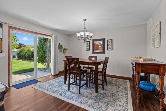 W6464 CHERRYBARK CIRCLE, Menasha, WI 54952