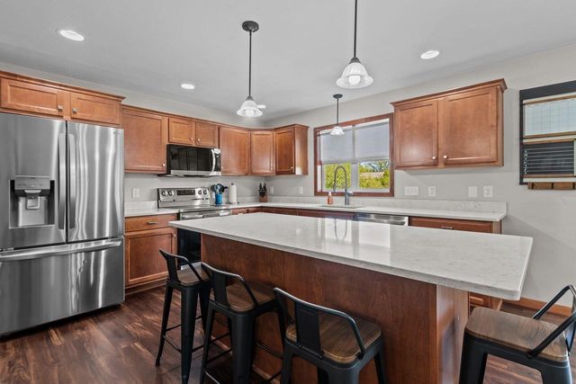 W6464 CHERRYBARK CIRCLE, Menasha, WI 54952