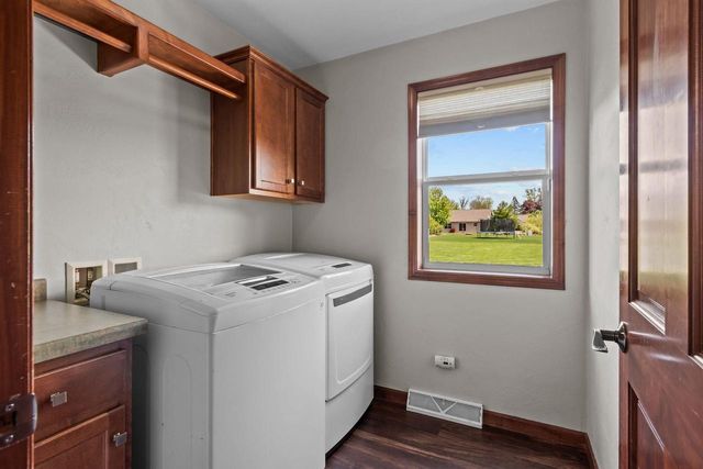 W6464 CHERRYBARK CIRCLE, Menasha, WI 54952