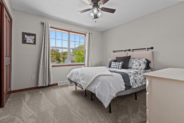 W6464 CHERRYBARK CIRCLE, Menasha, WI 54952