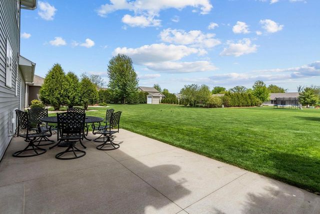 W6464 CHERRYBARK CIRCLE, Menasha, WI 54952