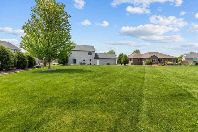 W6464 CHERRYBARK CIRCLE, Menasha, WI 54952