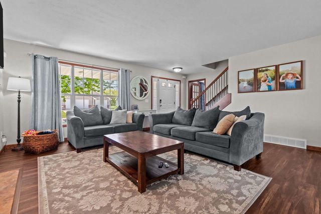W6464 CHERRYBARK CIRCLE, Menasha, WI 54952