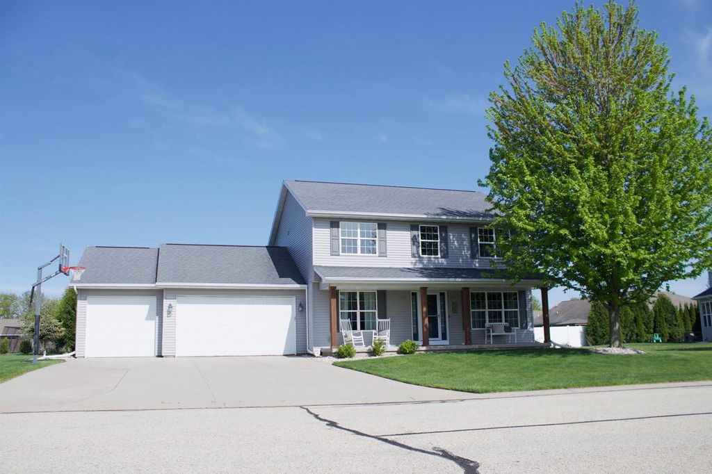 W6464 CHERRYBARK CIRCLE, Menasha, WI 54952
