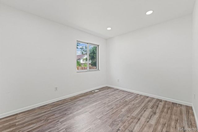 3030 Chard Avenue, Warren, MI 48092