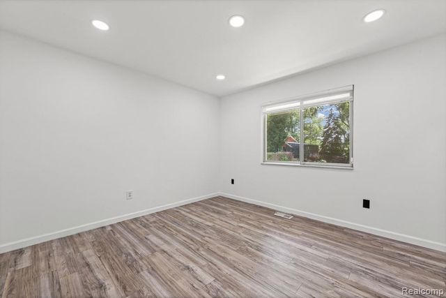 3030 Chard Avenue, Warren, MI 48092