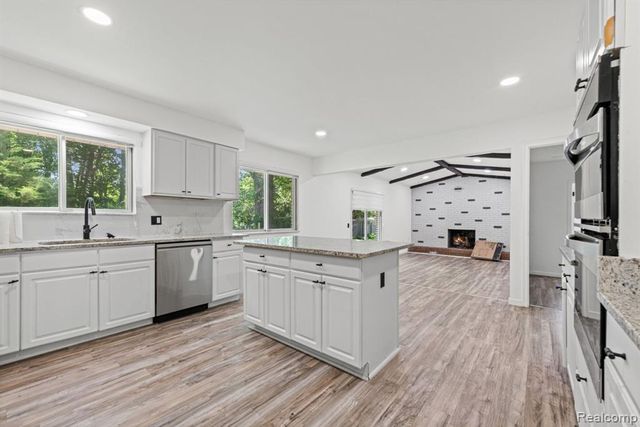 3030 Chard Avenue, Warren, MI 48092