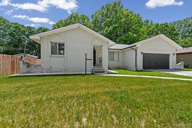 3030 Chard Avenue, Warren, MI 48092