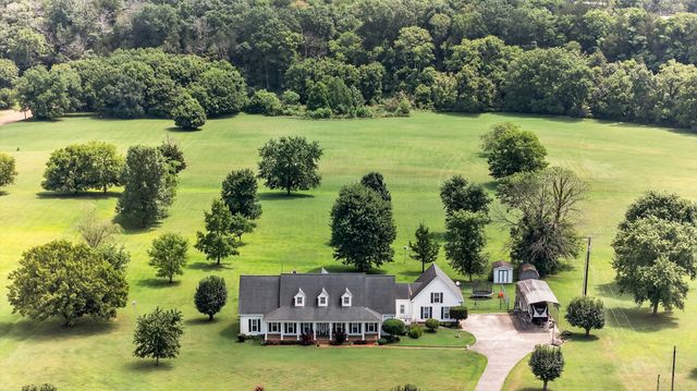 2236 New Hope Rd, Hendersonville, TN 37075