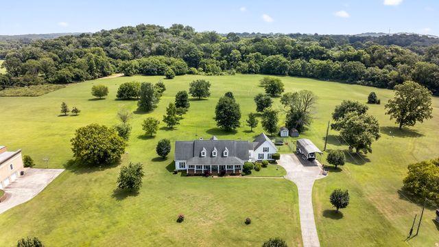 2236 New Hope Rd, Hendersonville, TN 37075