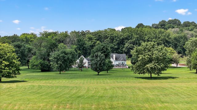 2236 New Hope Rd, Hendersonville, TN 37075