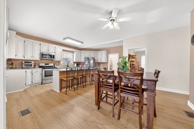 2236 New Hope Rd, Hendersonville, TN 37075