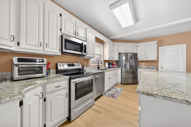 2236 New Hope Rd, Hendersonville, TN 37075