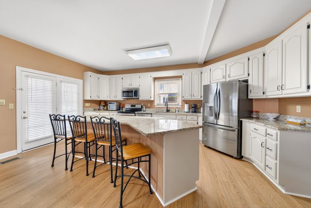 2236 New Hope Rd, Hendersonville, TN 37075