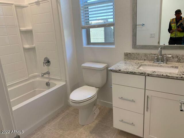 9752 E Red Giant Drive, Mesa, AZ 85212