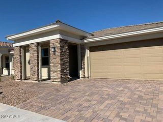 9752 E Red Giant Drive, Mesa, AZ 85212