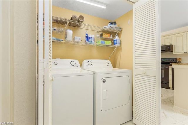 70 Emerald Woods DR K8, Naples, FL 34108