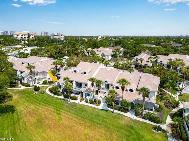 70 Emerald Woods DR K8, Naples, FL 34108