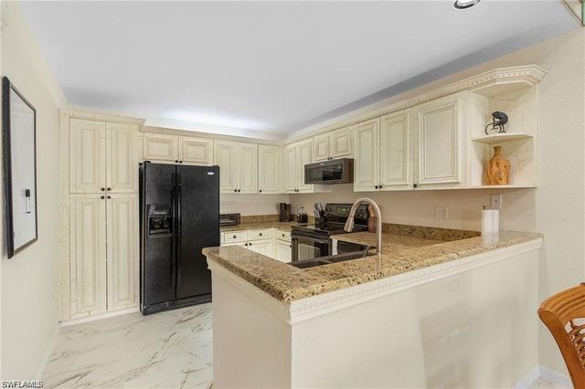 70 Emerald Woods DR K8, Naples, FL 34108