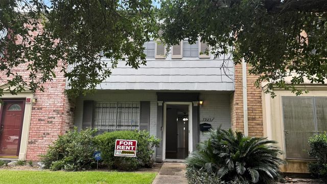 7925 Grove Ridge Drive, Houston, TX 77061