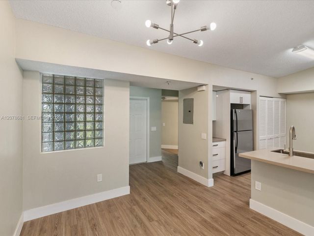 155 NW 96th Terrace 2-303, Pembroke Pines, FL 33024