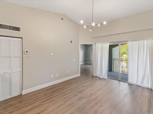 155 NW 96th Terrace 2-303, Pembroke Pines, FL 33024