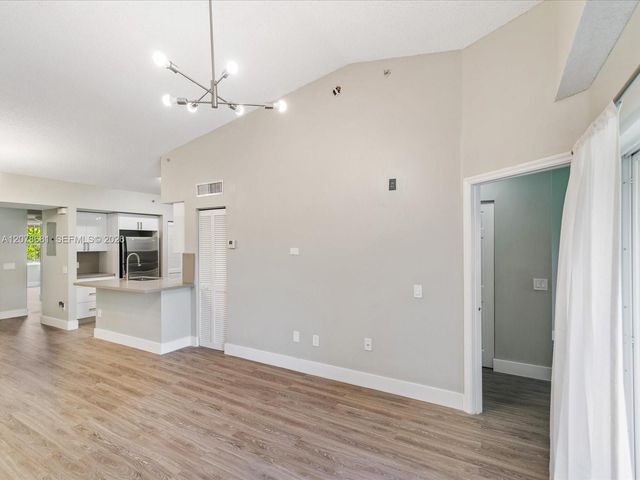 155 NW 96th Terrace 2-303, Pembroke Pines, FL 33024