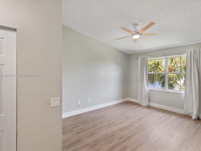 155 NW 96th Terrace 2-303, Pembroke Pines, FL 33024