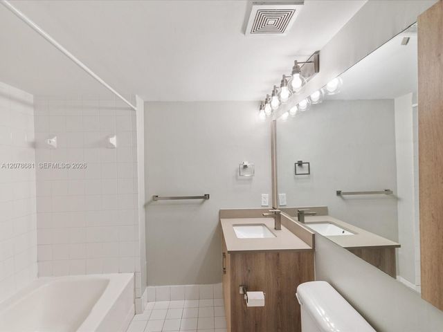 155 NW 96th Terrace 2-303, Pembroke Pines, FL 33024