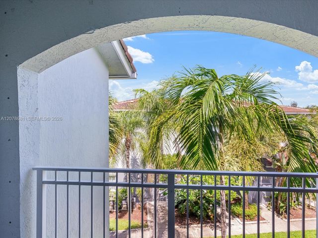 155 NW 96th Terrace 2-303, Pembroke Pines, FL 33024