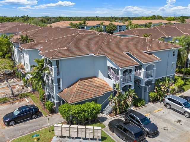 155 NW 96th Terrace 2-303, Pembroke Pines, FL 33024