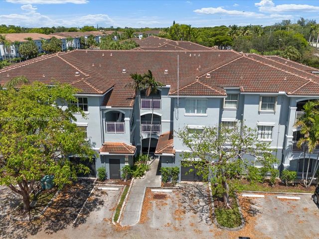 155 NW 96th Terrace 2-303, Pembroke Pines, FL 33024