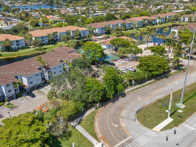 155 NW 96th Terrace 2-303, Pembroke Pines, FL 33024