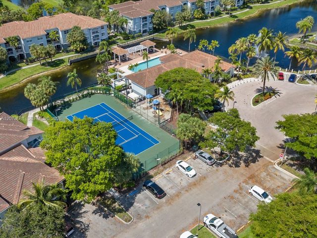 155 NW 96th Terrace 2-303, Pembroke Pines, FL 33024