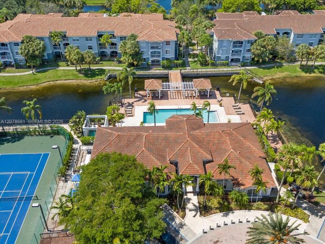 155 NW 96th Terrace 2-303, Pembroke Pines, FL 33024