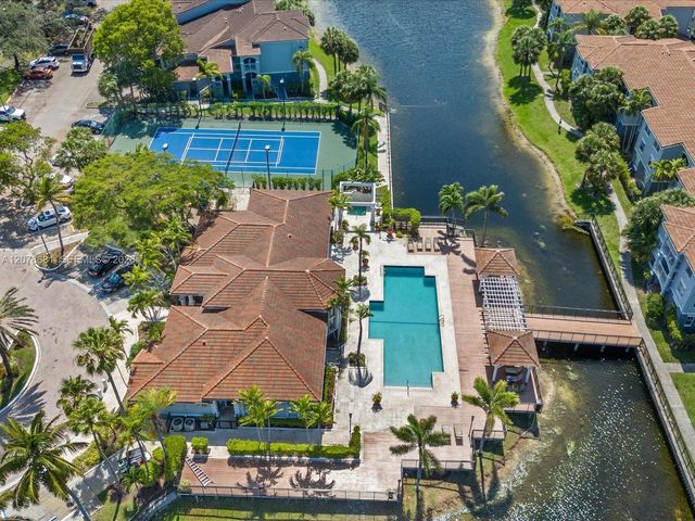 155 NW 96th Terrace 2-303, Pembroke Pines, FL 33024