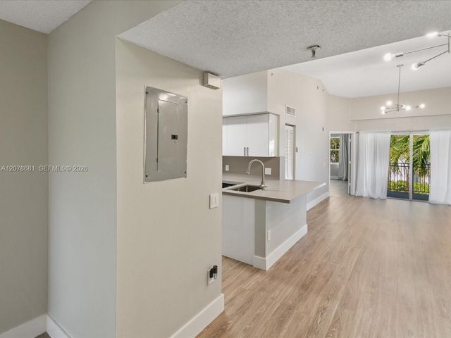 155 NW 96th Terrace 2-303, Pembroke Pines, FL 33024
