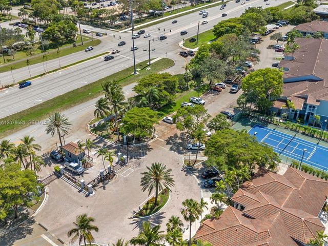 155 NW 96th Terrace 2-303, Pembroke Pines, FL 33024