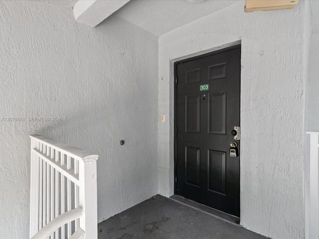 155 NW 96th Terrace 2-303, Pembroke Pines, FL 33024