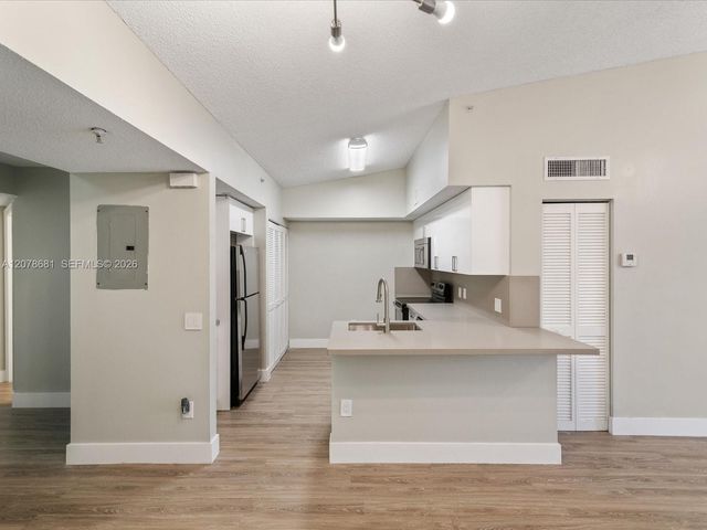 155 NW 96th Terrace 2-303, Pembroke Pines, FL 33024