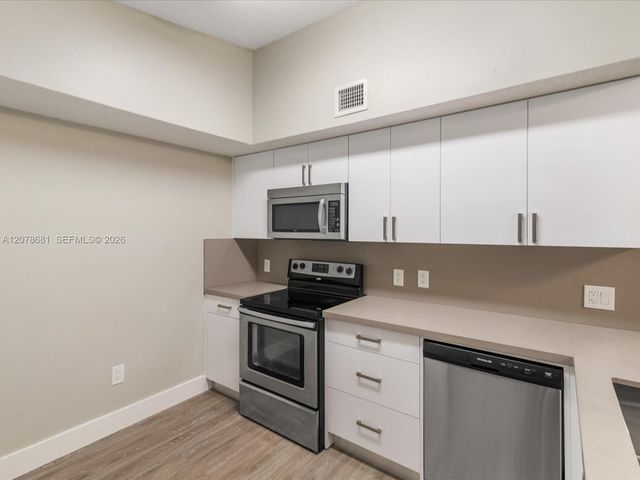 155 NW 96th Terrace 2-303, Pembroke Pines, FL 33024
