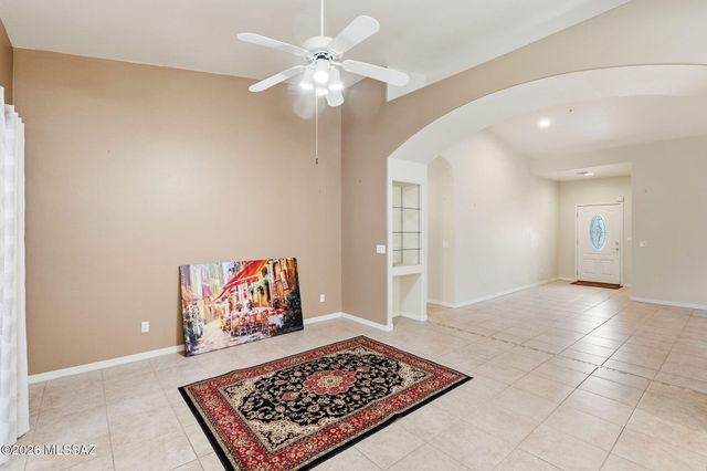 1892 E Canyon Wren Way, Green Valley, AZ 85614