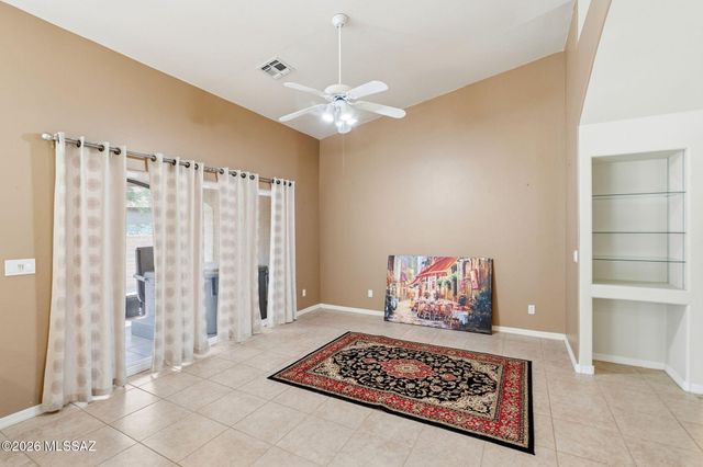 1892 E Canyon Wren Way, Green Valley, AZ 85614