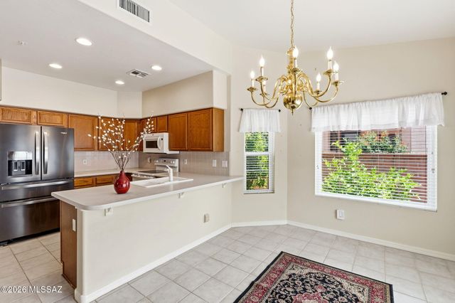 1892 E Canyon Wren Way, Green Valley, AZ 85614