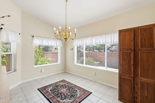 1892 E Canyon Wren Way, Green Valley, AZ 85614